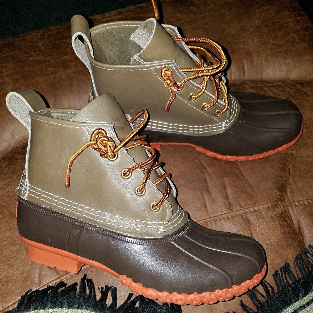 Nwot L.L.Bean duck boots unique,soldout